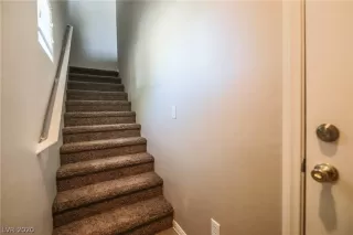 Photo #3: 2242686 Listing