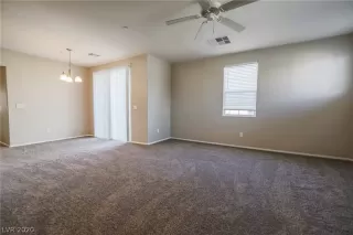 Photo #4: 2242686 Listing