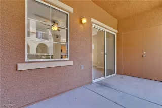 Photo #2: 2242716 Listing