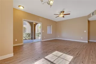 Photo #6: 2242716 Listing