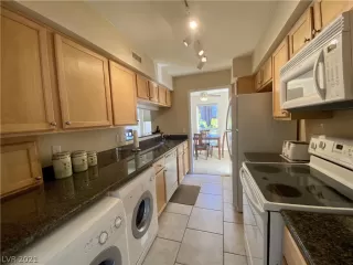 Photo #4: 2242719 Listing