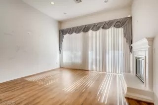 Photo #6: 2242722 Listing