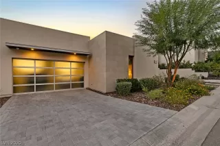 Photo #1: 2242724 Listing