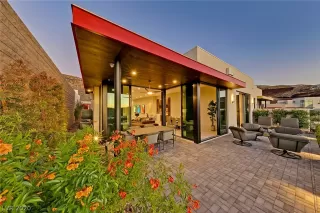 Photo #2: 2242724 Listing