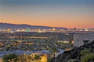 Photo #3: 2242724 Listing