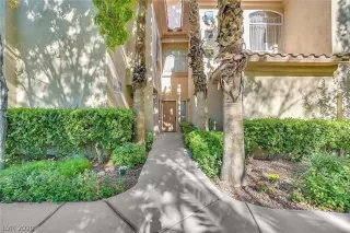 Photo #1: 2242764 Listing