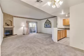 Photo #4: 2242764 Listing