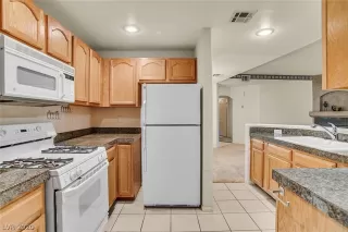 Photo #6: 2242764 Listing