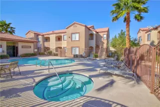 Photo #3: 2242767 Listing