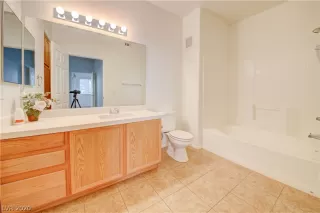 Photo #4: 2242767 Listing