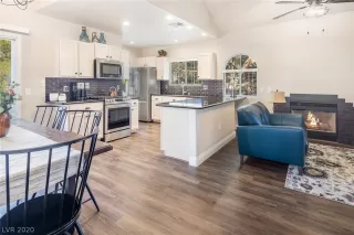 Photo #2: 2242839 Listing