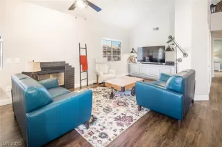 Photo #3: 2242839 Listing