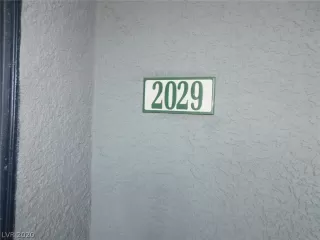 Photo #2: 2242918 Listing