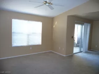 Photo #5: 2242918 Listing