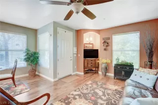 Photo #4: 2243010 Listing