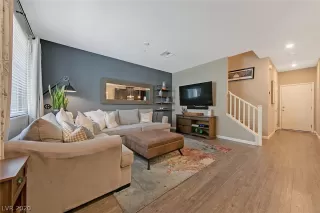 Photo #5: 2243075 Listing