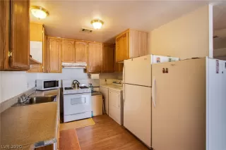 Photo #4: 2243129 Listing