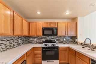 Photo #5: 2243132 Listing 