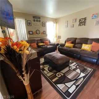 Photo #2: 2243178 Listing