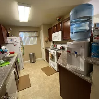 Photo #5: 2243178 Listing