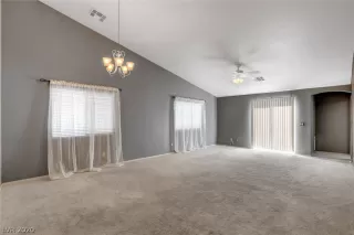 Photo #5: 2243210 Listing