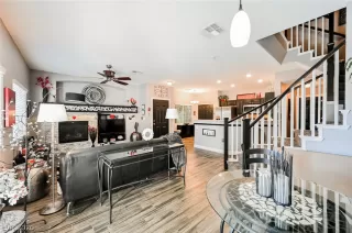 Photo #3: 2243212 Listing