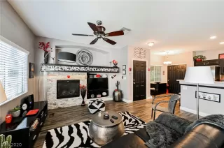 Photo #4: 2243212 Listing