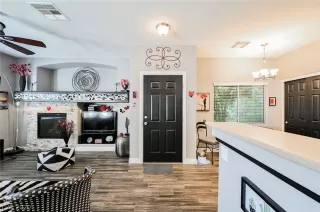 Photo #5: 2243212 Listing