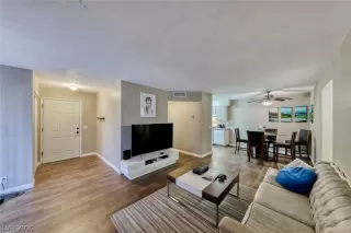 Photo #2: 2243229 Listing