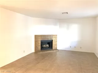 Photo #4: 2243276 Listing