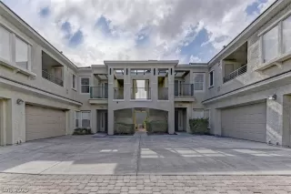 Photo #2: 2243303 Listing