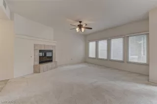 Photo #6: 2243303 Listing