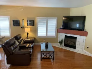 Photo #6: 2243363 Listing