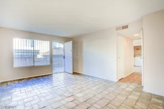 Photo #3: 2243401 Listing