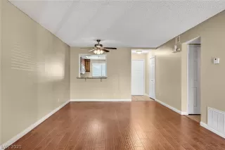 Photo #4: 2243430 Listing