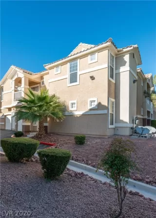 Photo #2: 2243537 Listing