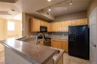 Photo #6: 2243537 Listing