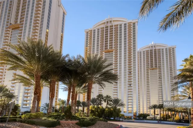 MLS: 2243552 Condo For Sale