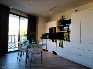 Photo #3: 2243573 Listing