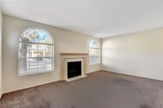 Photo #4: 2243589 Listing