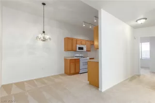 Photo #6: 2243621 Listing