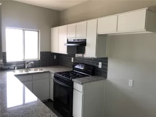 Photo #3: 2243625 Listing