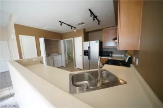 Photo #6: 2243721 Listing