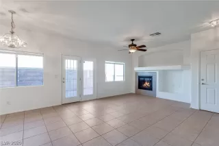 Photo #5: 2243795 Listing