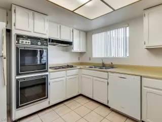 Photo #6: 2243862 Listing