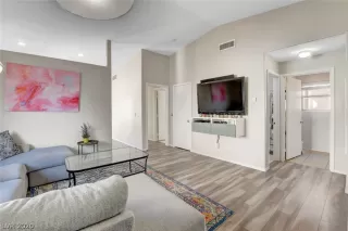 Photo #2: 2243900 Listing