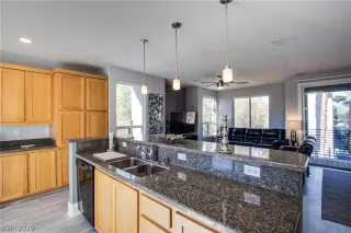 Photo #6: 2243932 Listing