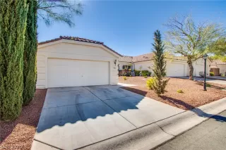 Photo #2: 2243946 Listing