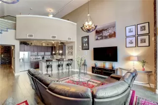 Photo #2: 2243968 Listing 