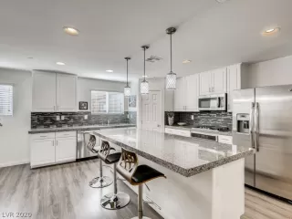 Photo #5: 2243984 Listing 